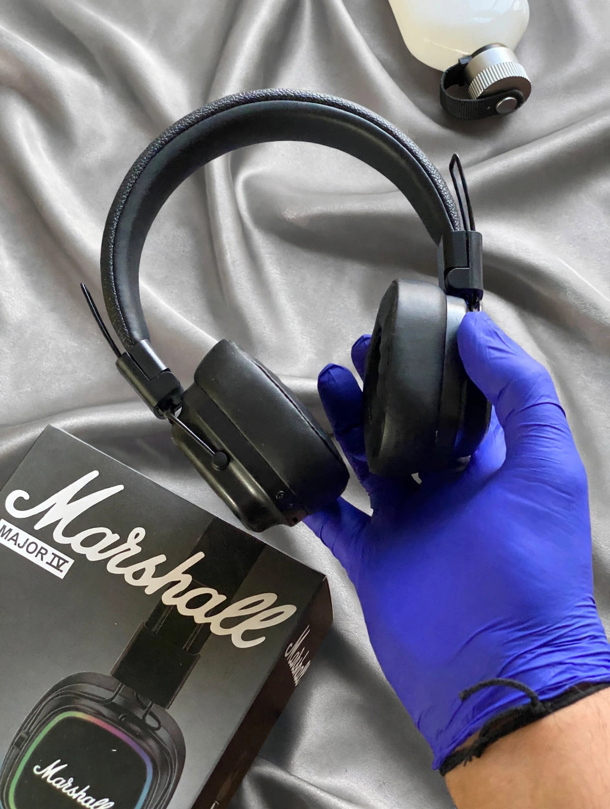 MARSHALL MAJOR IV 🔥- Wireless

Headphones with RGB Lights | 80+ Hours Playtime