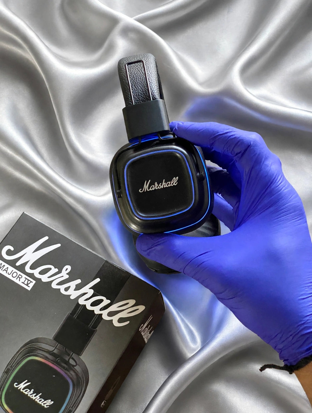 MARSHALL MAJOR IV 🔥- Wireless

Headphones with RGB Lights | 80+ Hours Playtime